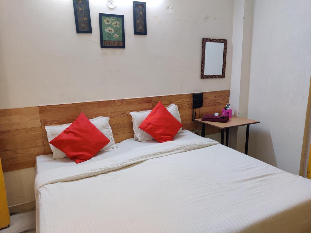 Guest house Anand One *